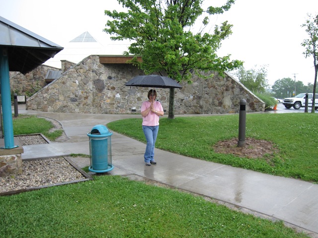 [Vacation2010_KathyVisitorCntr5.jpg]