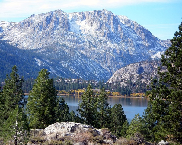 [june lake oct 07[3].jpg]