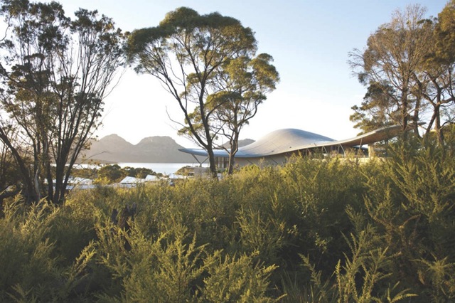 1299524913-saffire-feb11-main-exterior-01-apostolidis-1000x666