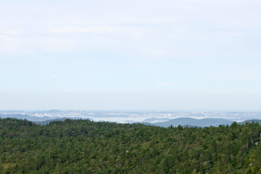 Nach den ersten zwei Anstiegen in Richtung Preikestolen kann man die Stadt nochmal schøn liegen sehen...