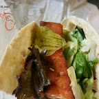 In Kristiansand bei McDonalds entdeckten wir dann noch dies: Laksefisk-Wrap. Im Grunde ein Lachs-Fischstæbchen.