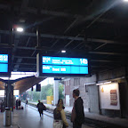 Montag, 5.49 Uhr, Hamburg. Schlaf war das nicht. Eher kurz einnicken. Aber wie egal das ist.... the things we do for love.