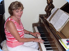 Carole Littlejohn entertaining us on the grand piano after a wonderful BBQ dinner