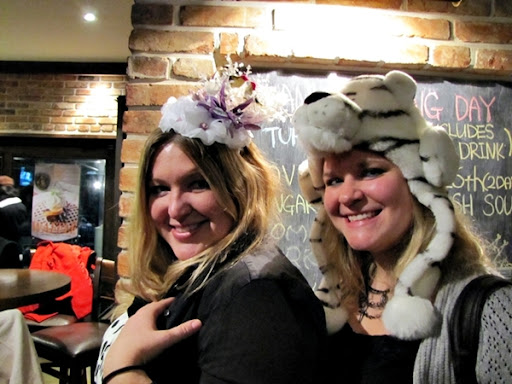 Life in Jeju 37 Mad Hatter Party กับการรวบรวมเงินช่วยน้องๆที่อินเดีย
