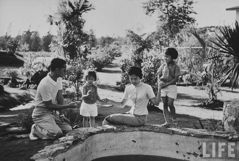 รูปภาพ รูปราชินี แม่ของแผ่นดิน รูปพระราชินี สมเด็จพระนางเจ้าสิริกิติ์ พระบรมราชินีนาถ