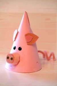 [Pig-Birthday-Party-Hat2-200x300[2].jpg]