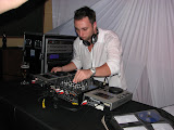O DJ mandando bem no som