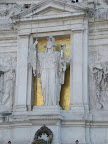 Dea Roma dietro l'altare della patria