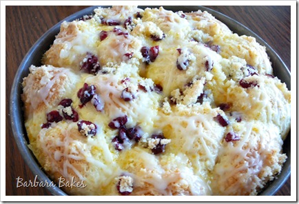 Citrus Cream Cheese Pull Apart Rolls