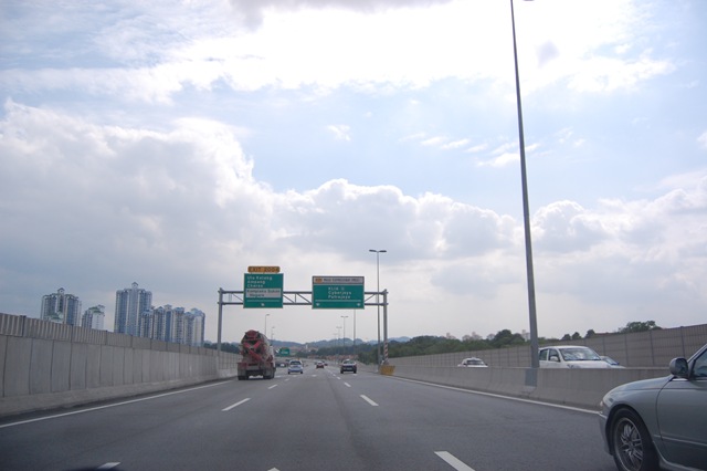 [DSC_37473.jpg]