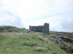 Powder house, solid round walls, (originally) weak roof, in case of explosions