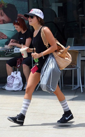 [Ashley Tisdale 5[3].jpg]