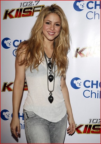 [Shakira 3[2].jpg]