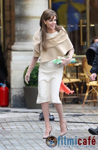 [Angelina Jolie new film 'The Tourist' in Paris,[2].jpg]
