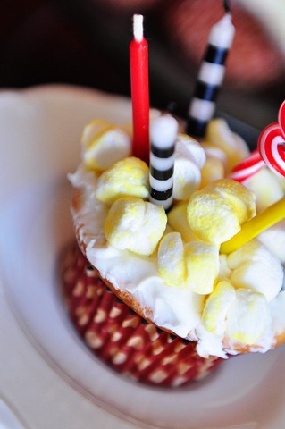 [Cupcake[5].jpg]