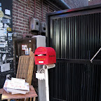 Koreans love red mailboxes.