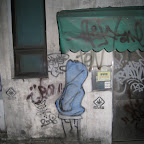 Koreans love the lack of public restrooms which cause tourists to be tempted to pee in dark graffiti filled alleys.