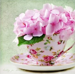 [bjm_cup_pinkflowers23.jpg]