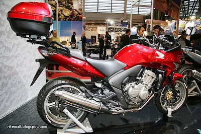 2009 Bike models-XL 700 V Transalp.jpg