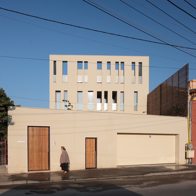 [Exterior[3].jpg]