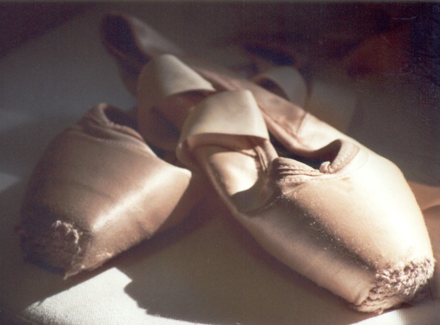 [balletshoes[12].jpg]