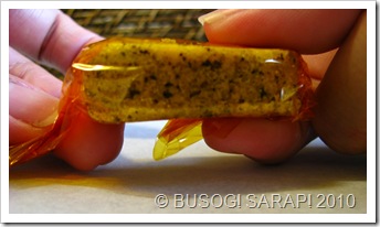 Polvoron Wrapping 5© BUSOG! SARAP! 2010