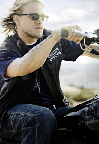 [Charlie-Hunnam-Sons-of-Anarchy-image-2-413x600[4].jpg]
