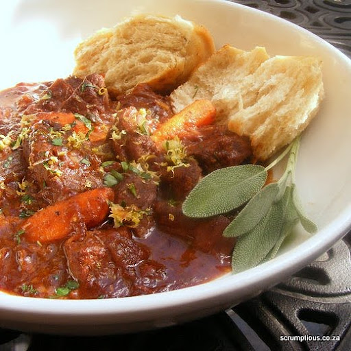 Oven-Cooked Hearty Beef and Carrot Stew