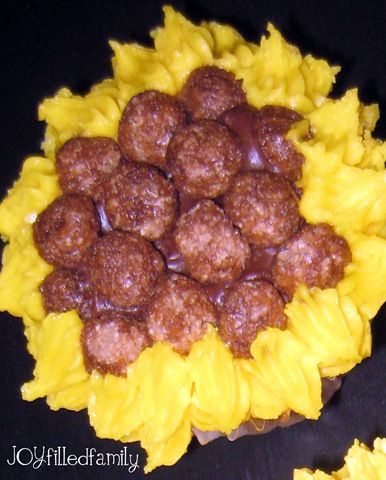 [sunflower cupcake  JOY[3].jpg]