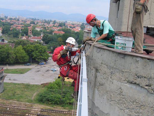 Installation d'une palissade géante