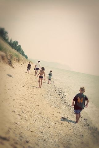 [beach3[3].jpg]