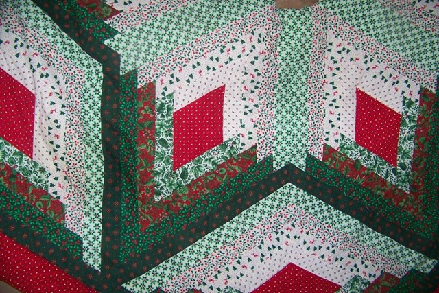 [tree skirt 3[5].jpg]