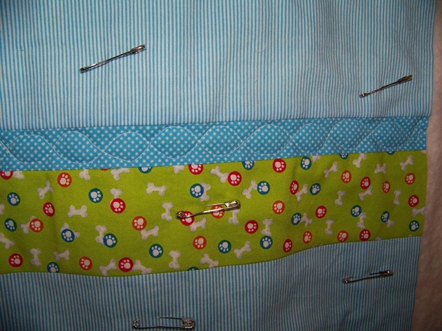[free motion quilting wavy lines2[5].jpg]