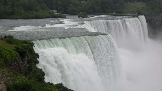 [Niagra Falls[4].jpg]