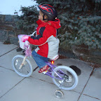 Simona- Fahrrad fahren-1.JPG