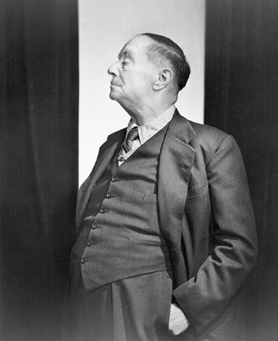 [Herbert_George_Wells_in_1943[5].jpg]