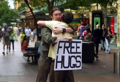 [free_hugs__by_theMODEL_misfit[6].jpg]