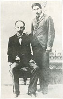 Martí con Manuel Mantilla, hijo de Carmen Miyares de Mantilla. Hasta ahora parece ser el último retrato en vida del Apóstol