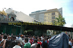 crowd at Court Malai Temple