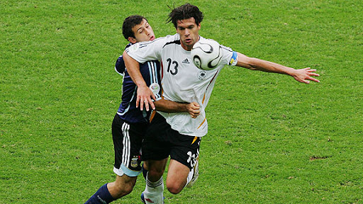 http://lh4.ggpht.com/_ubun1H7y8do/S41oXorUvzI/AAAAAAAAAYw/x7urHGCyIDM/Argentina%20vs%20Alemania.jpg