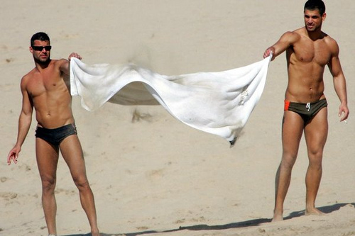 http://lh4.ggpht.com/_ubun1H7y8do/S7aZhR6AfvI/AAAAAAAAAng/BGRy205wvCo/Ricky%20Martin%20y%20su%20Novio.jpg