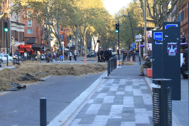 http://lh4.ggpht.com/_ufzkNwFaBVU/SzqEgd78x4I/AAAAAAAAAmg/ejrAXZdHzoQ/s640/Voyage_France_20091016_089.JPG