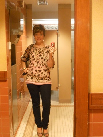 [190744_554211514688_116701404_32005553_6651340_n[2].jpg]