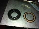 New gasket on the left, old on the right.. not a match unfortunately