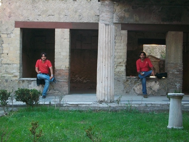 [Ercolano[4].jpg]
