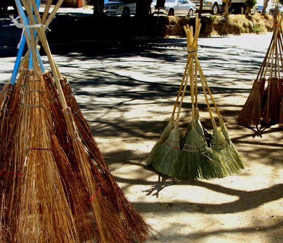 [Ajijic Handmade Brooms Natural Fibre[5].jpg]