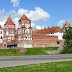 P1150554.JPG, Stary piękny zamek w Mirze od kilku lat remontowany i przystosowywany jest na hotel, Białoruś Mickiewiczowska czerwiec 2009