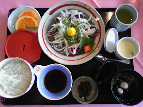 スカイキャロットの鰹たたき定食