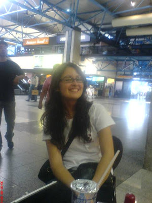 Gilmara no Aeroporto em Curitiba