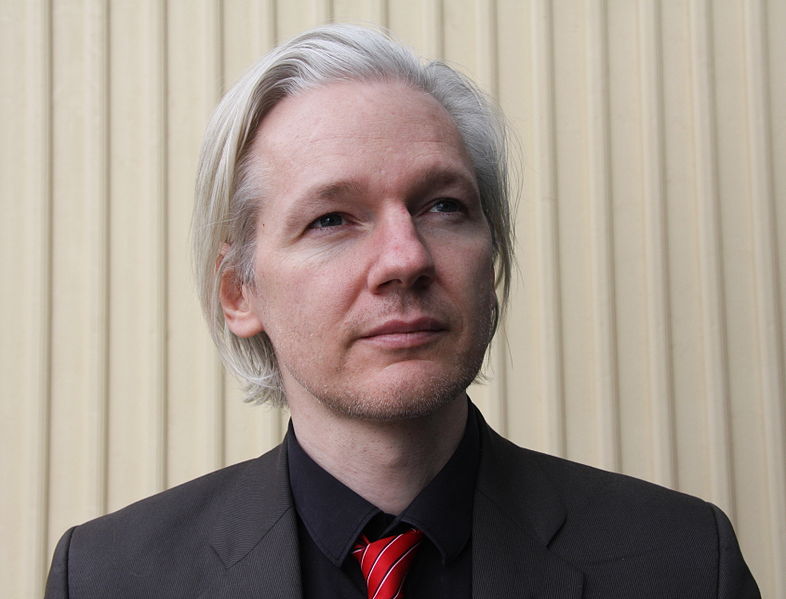 Tras las pistas de Julian Assange.